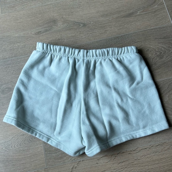 TNA cozy fleece perfect hi-rise 3” sweatshort - Picture 3 of 4